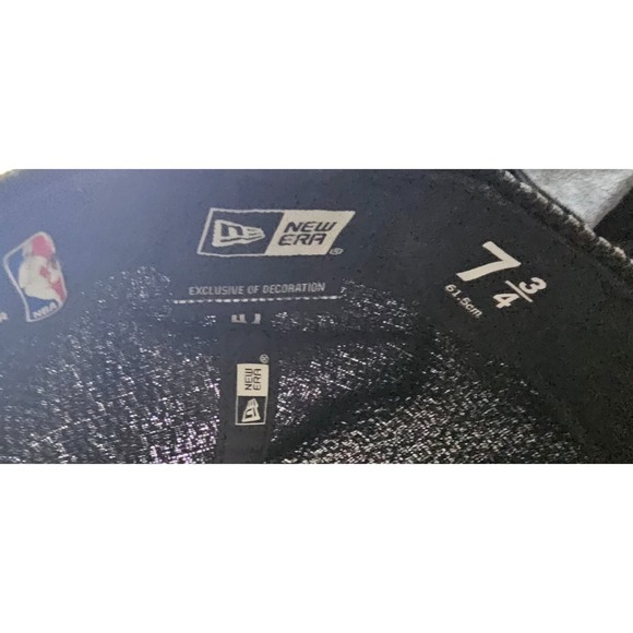 New Era 59Fifty Charlotte Hornets NBA SnapBack Men's Hat Gold Emblem‎ Suede Brim - Picture 9 of 9